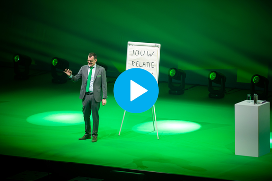 Arnout Van den Bossche - "Relatiefluisteraar" (streaming)